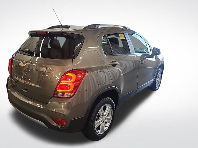 Used 2021 Chevrolet Trax LT w/ LT Convenience Package AWD/4WD image 2