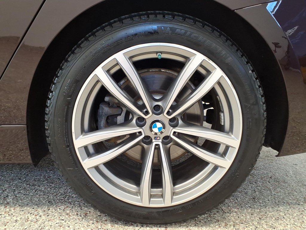 Used 2018 BMW 640i Gran Turismo xDrive AWD/4WD image 6
