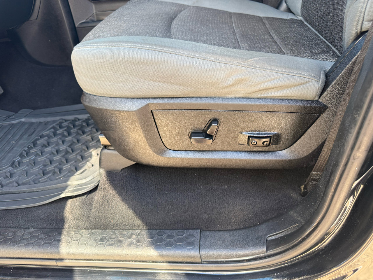 Used 2014 RAM 1500 Big Horn image 41