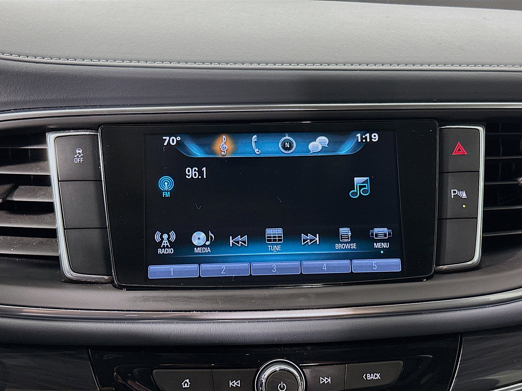 Used 2019 Buick Enclave Essence FWD image 19