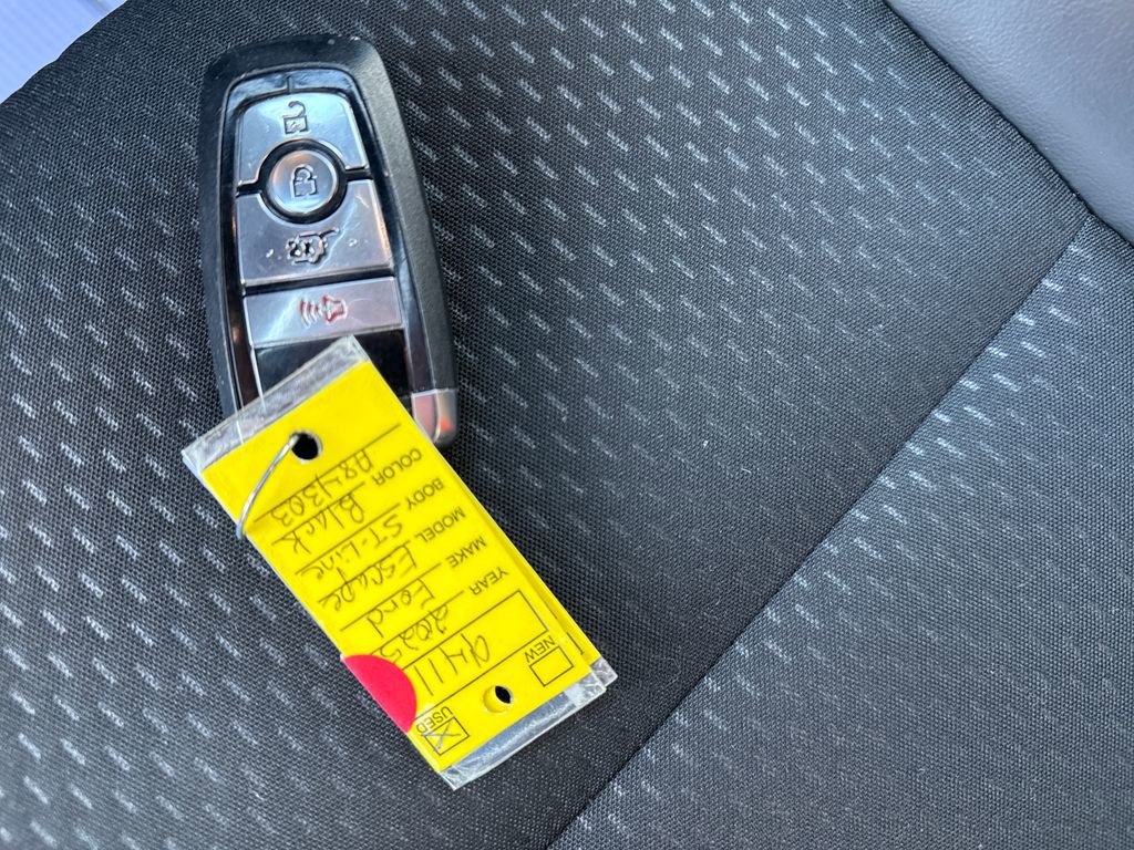 Used 2025 Ford Escape ST-Line image 31