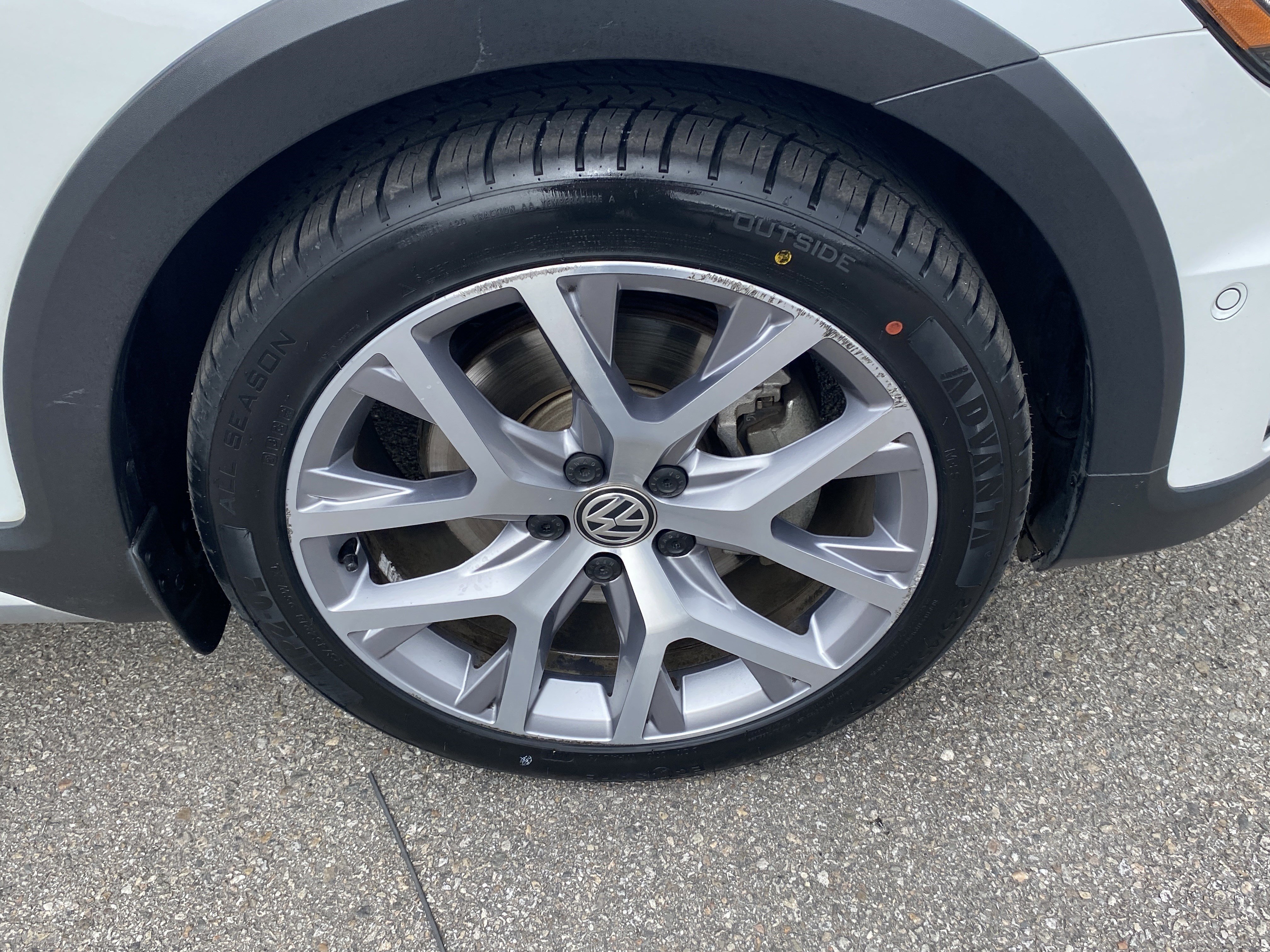 Used 2018 Volkswagen Golf Alltrack SEL image 29