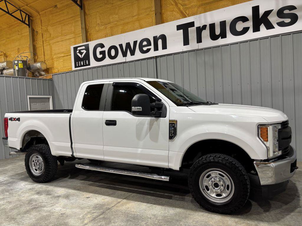 Used 2017 Ford F250 XL w/ Power Equipment Group AWD/4WD image 3