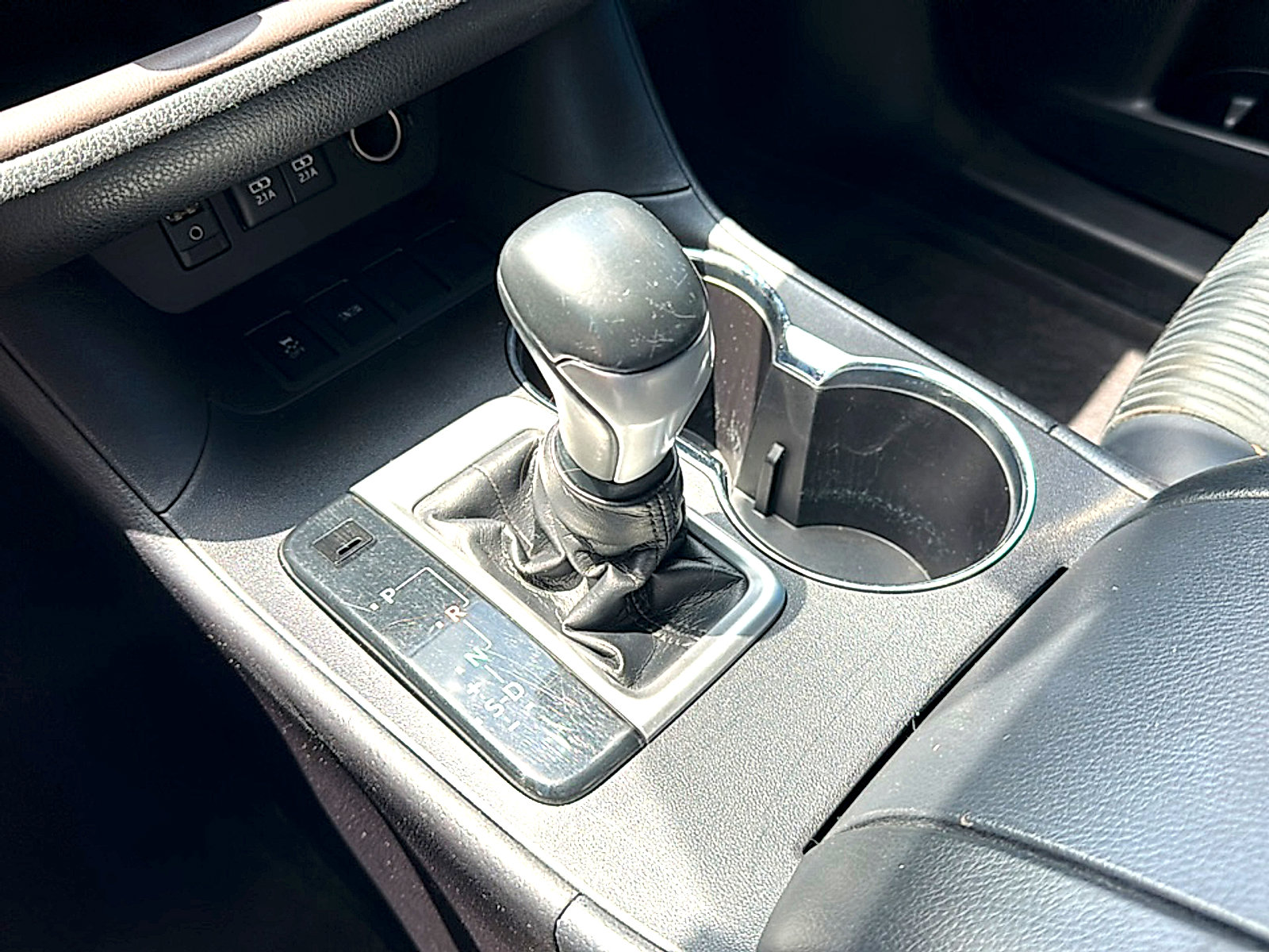 Used 2018 Toyota Highlander Plus FWD image 35