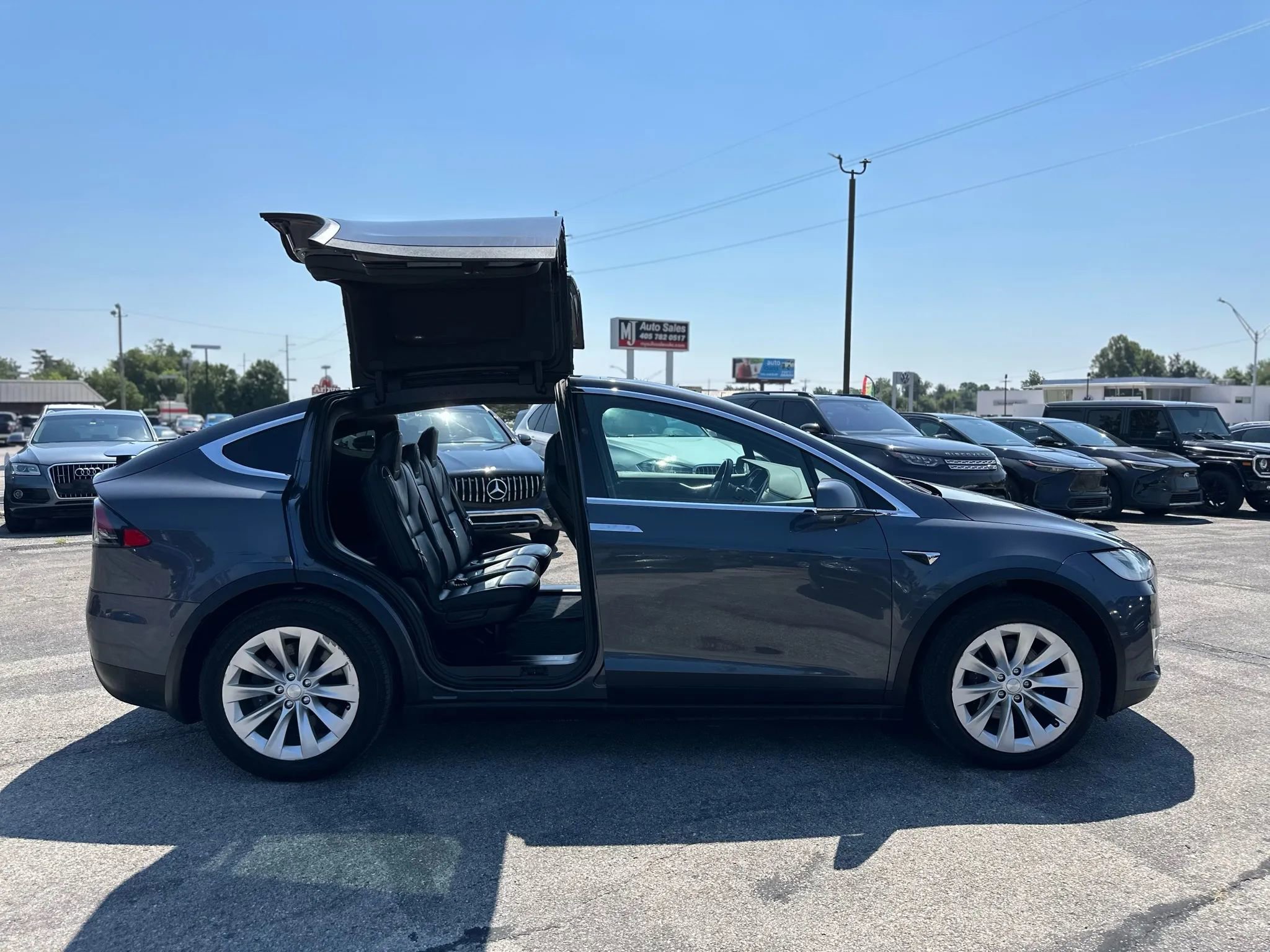 Used 2018 Tesla Model X 75D image 7