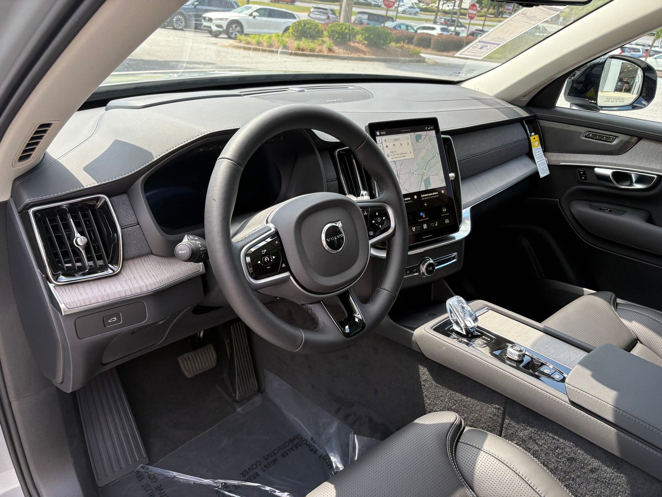New 2026 Volvo XC90 B6 Ultra w/ Protection Package image 4