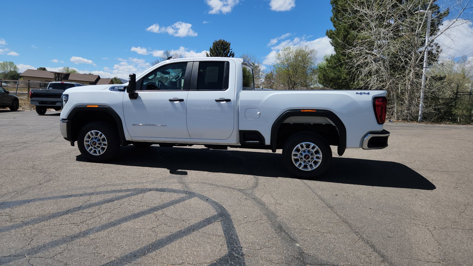 Used 2025 GMC Sierra 2500 Pro w/ Convenience Package AWD/4WD image 7