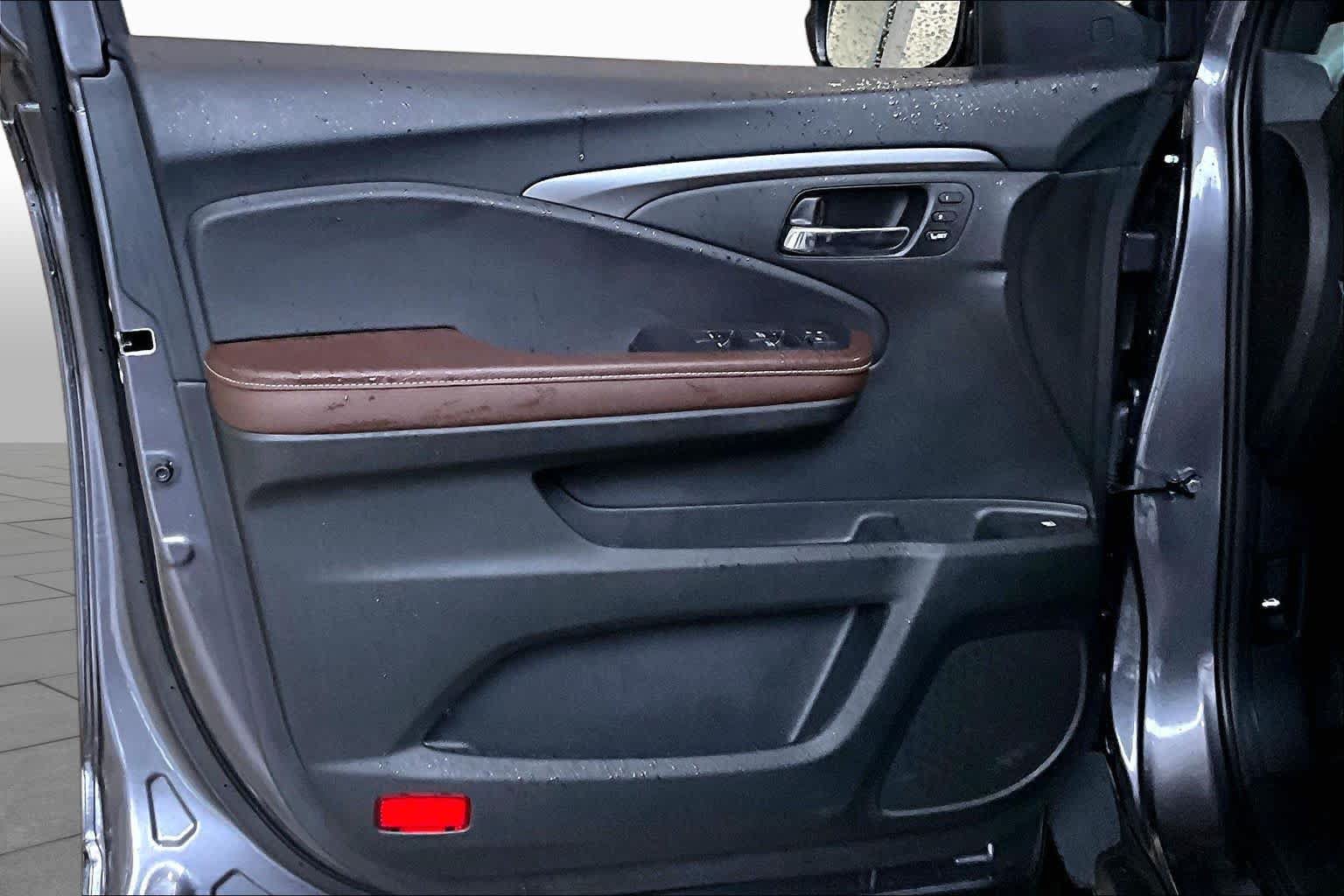 Certified 2025 Honda Ridgeline RTL image 53