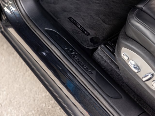 Certified 2025 Porsche Macan image 29