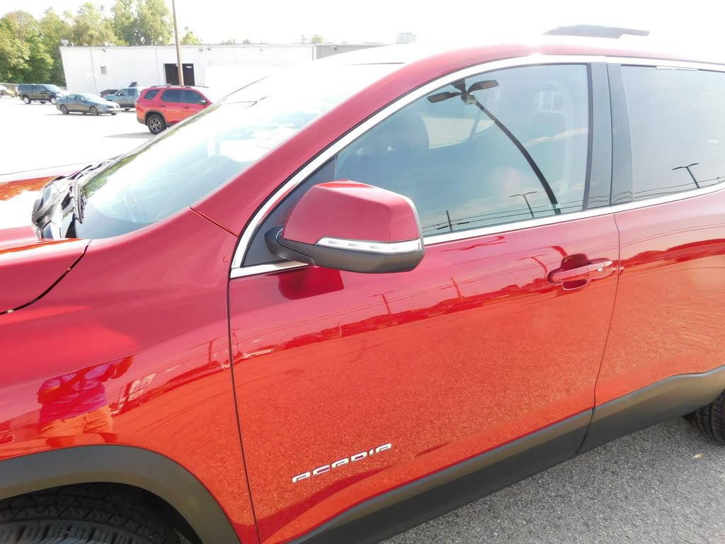 Used 2023 GMC Acadia SLE w/ Driver Convenience Package FWD image 11