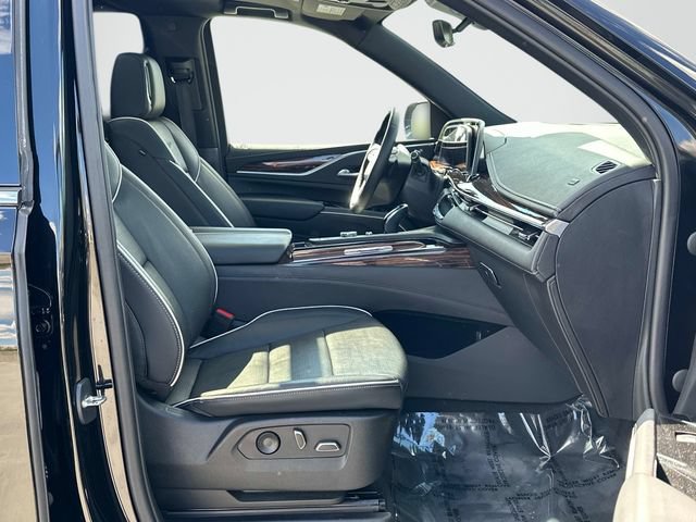 Used 2023 Cadillac Escalade Premium Luxury AWD/4WD image 22