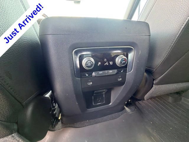 Used 2022 GMC Yukon XL Denali AWD/4WD image 34