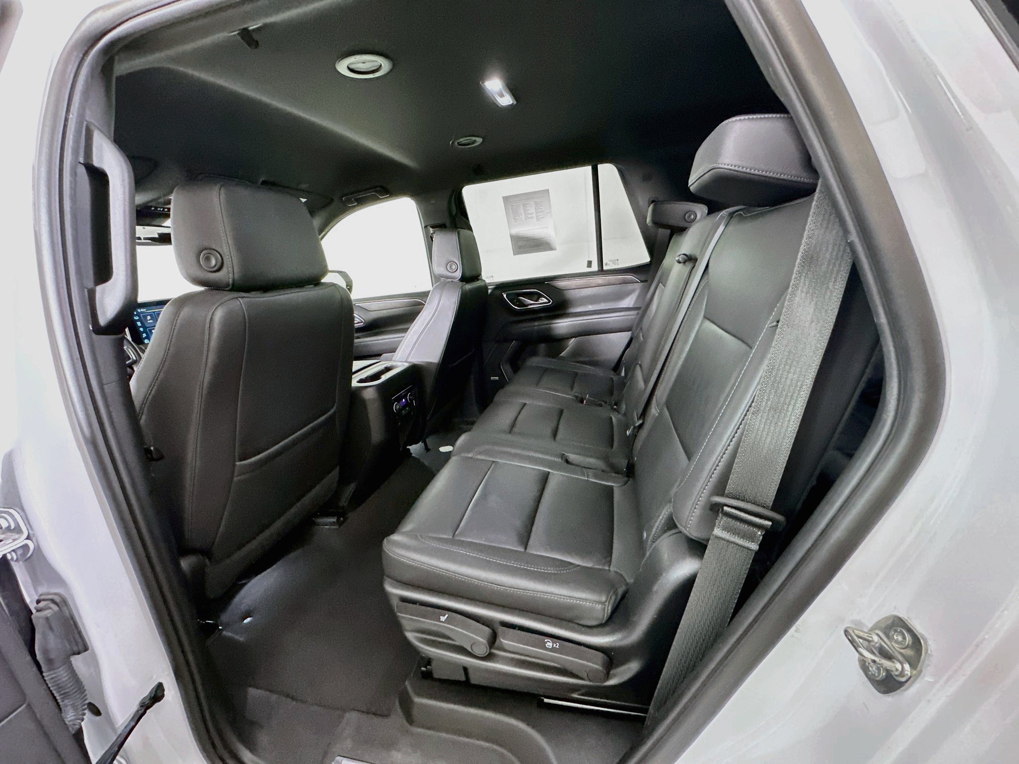 Used 2023 Chevrolet Tahoe LT w/ Luxury Package RWD image 26