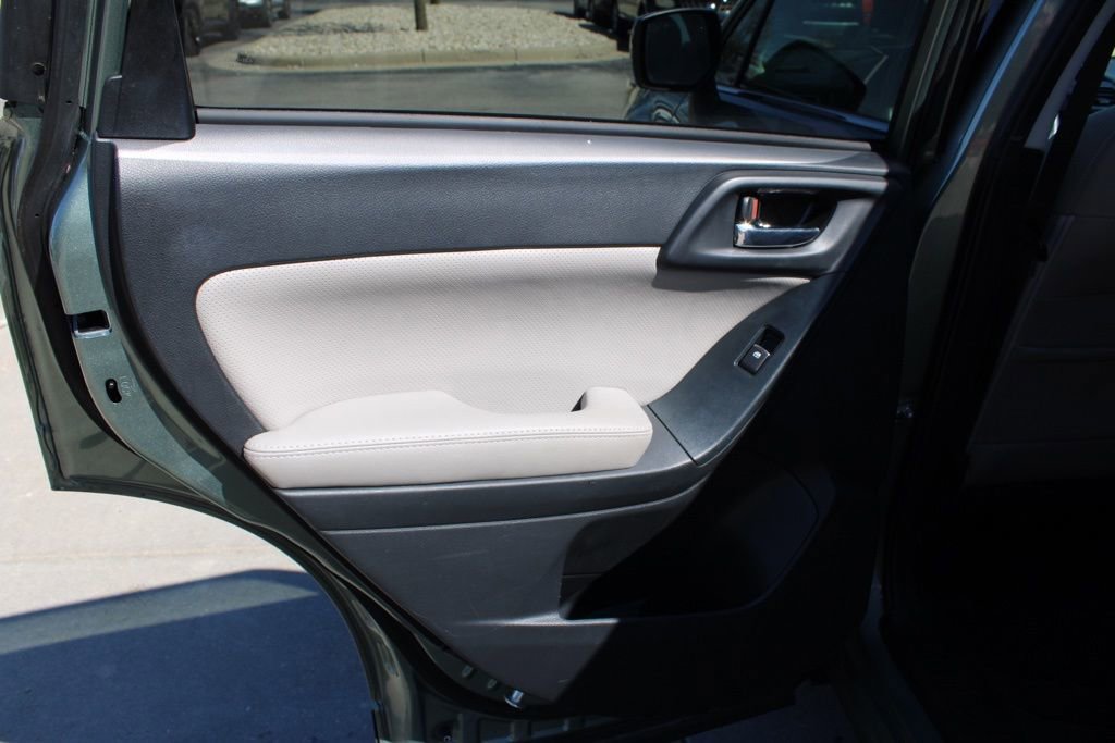 Used 2017 Subaru Forester 2.5i Limited image 26