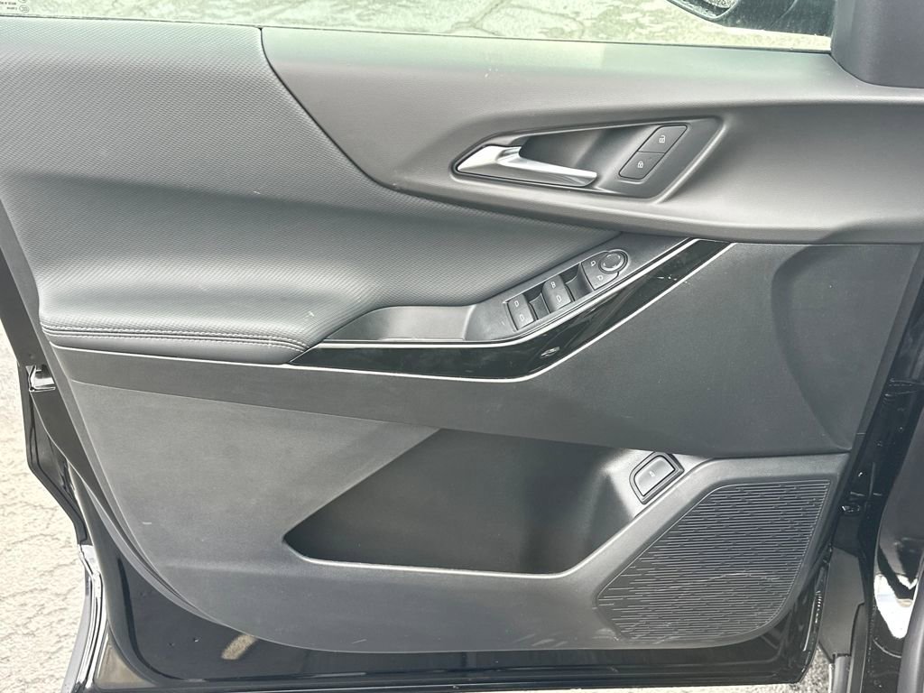 New 2026 Chevrolet Equinox LT w/ Convenience Package II image 16