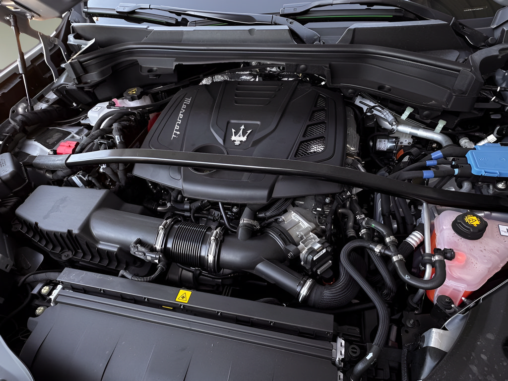 New 2025 Maserati Grecale Modena AWD/4WD image 28
