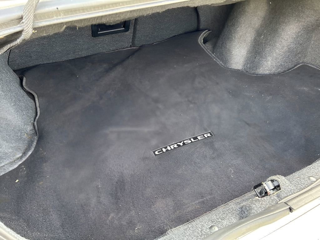 Used 2012 Chrysler 200 Touring FWD image 17