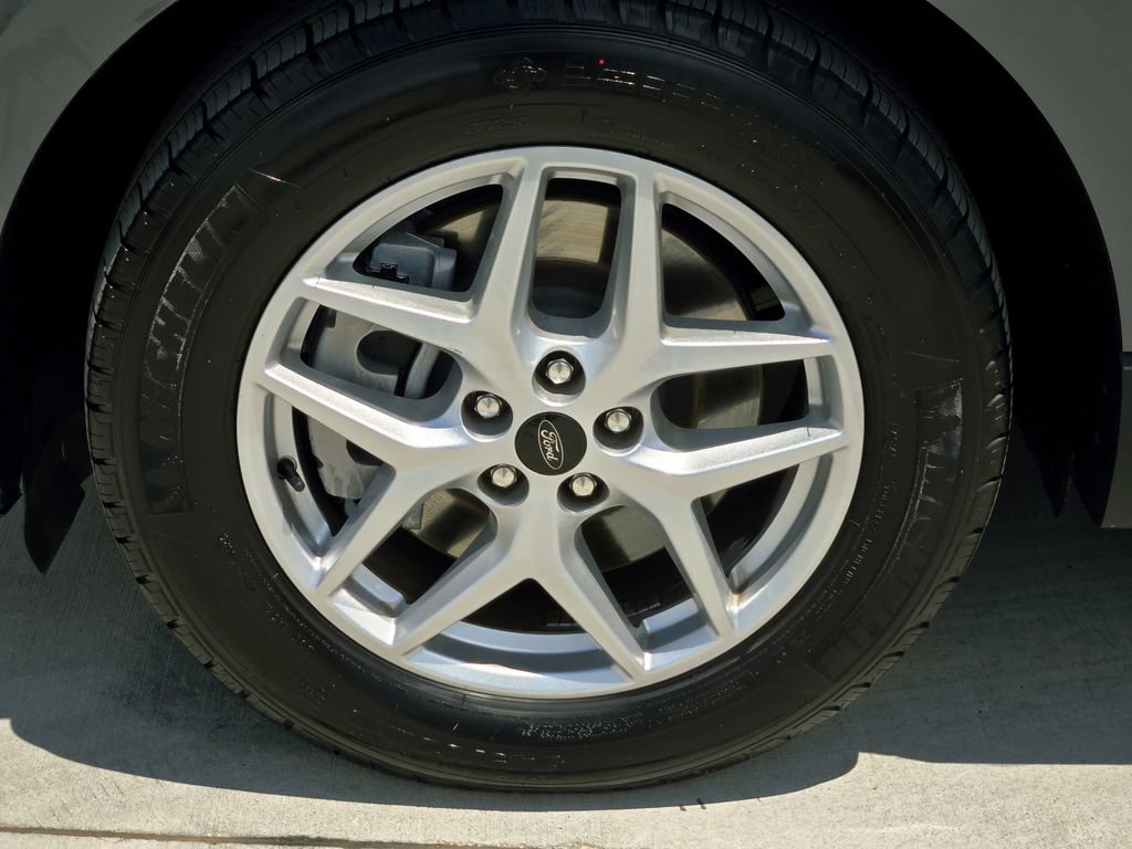 Used 2024 Ford Edge SEL AWD/4WD image 9