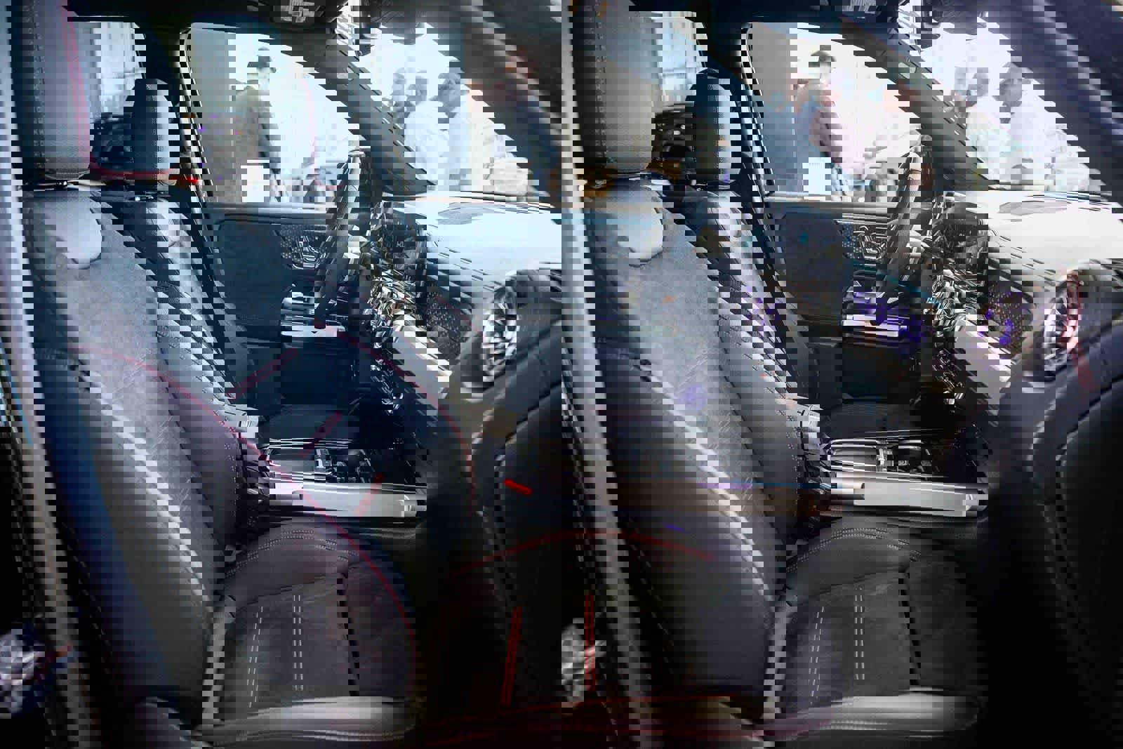 Used 2024 Mercedes-Benz EQB 350 4MATIC SUV image 16