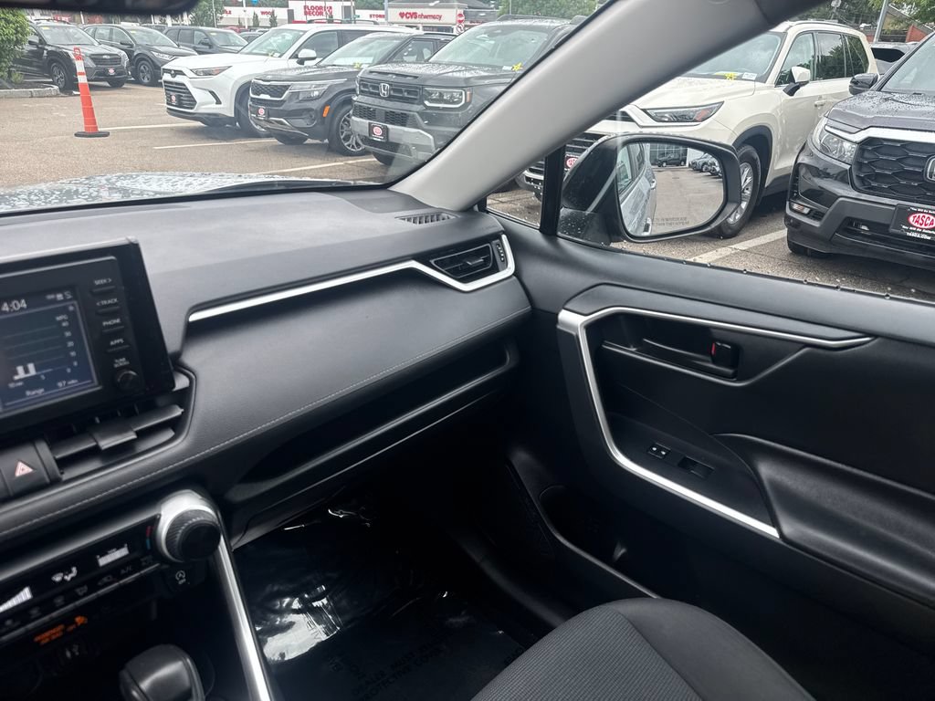 Used 2019 Toyota RAV4 LE w/ All Weather Liner Package AWD/4WD image 26
