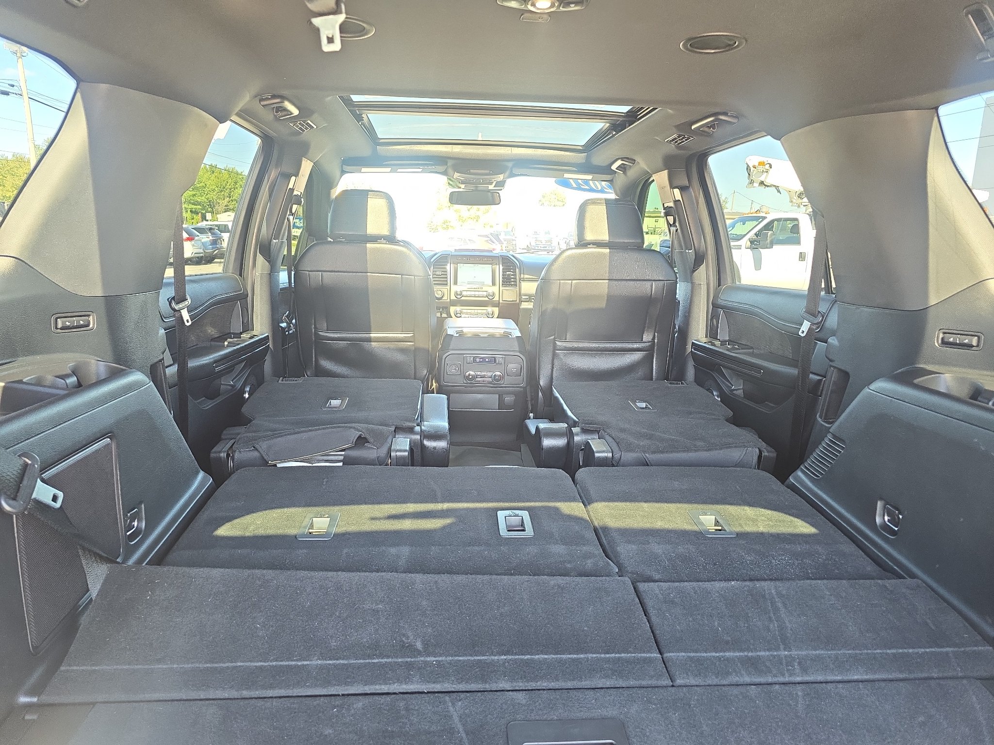 Used 2021 Ford Expedition Limited AWD/4WD image 13