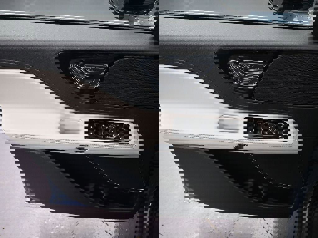 New 2026 Lincoln Aviator AWD image 24