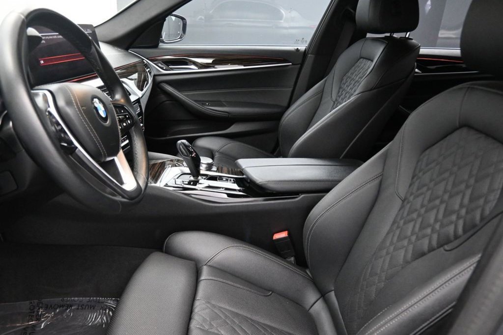 Used 2023 BMW 540i w/ Convenience Package RWD image 29