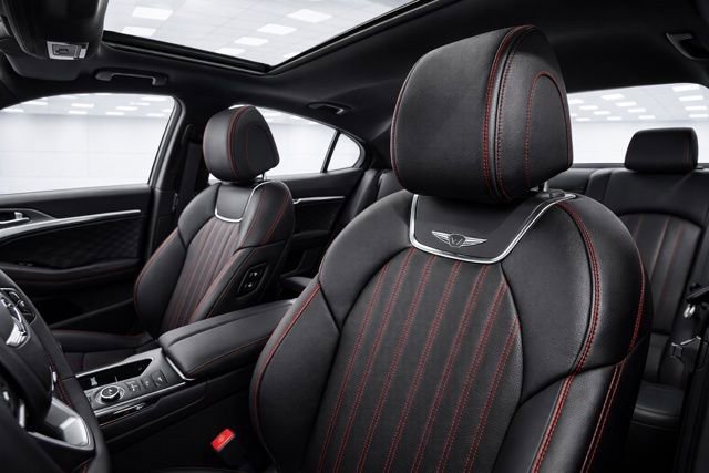 Used 2025 Genesis G70 2.5T w/ Sport Prestige Package image 10