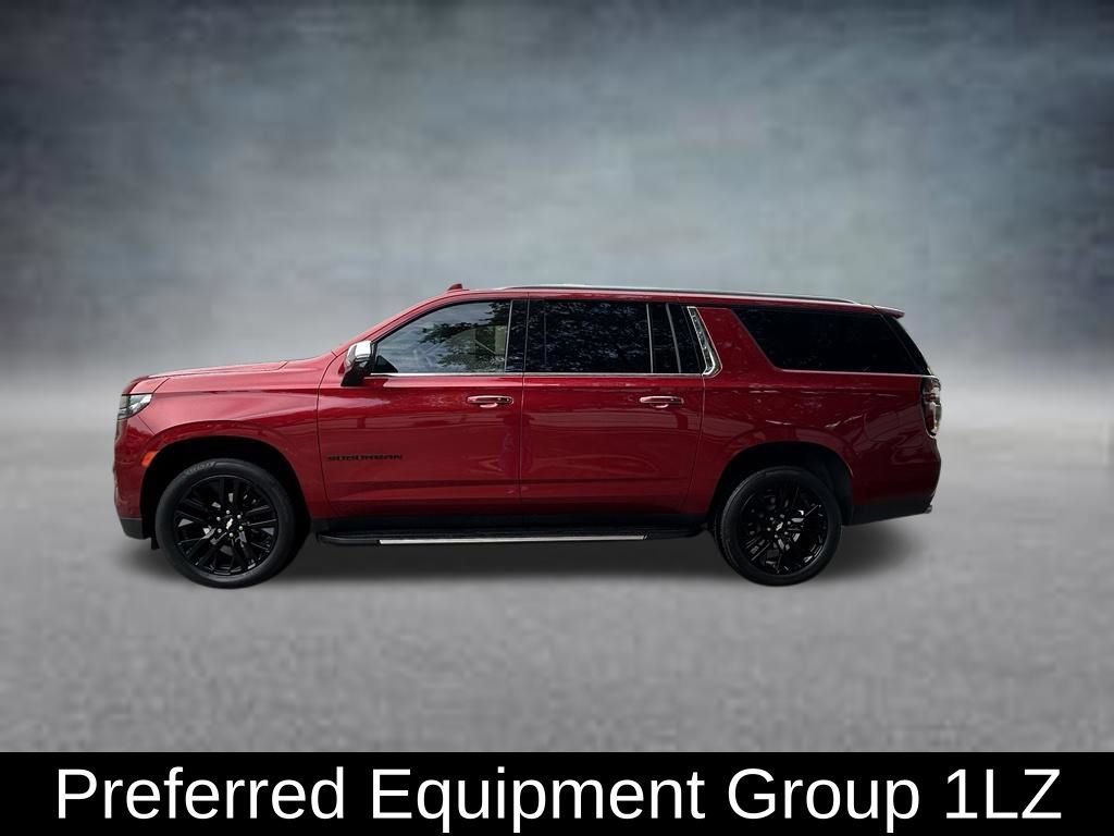 Used 2023 Chevrolet Suburban Premier w/ Advanced Technology Package AWD/4WD image 4