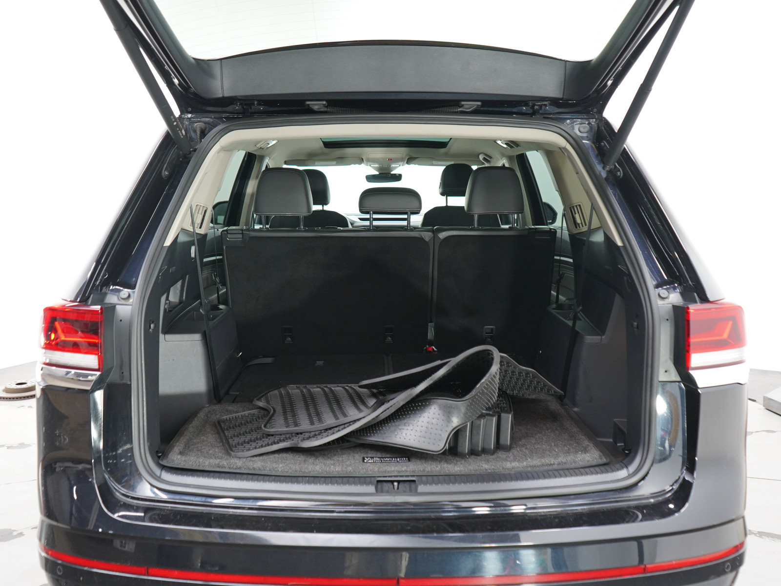 Used 2023 Volkswagen Atlas SEL Premium AWD/4WD image 16