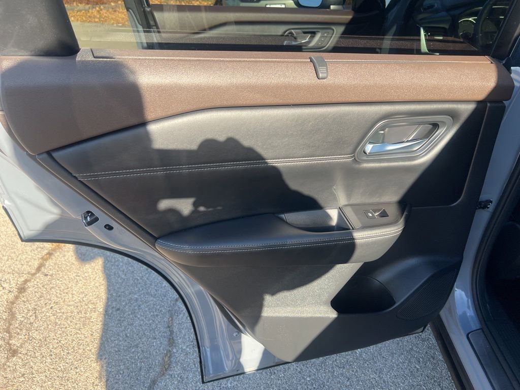 Certified 2023 Nissan Rogue SL w/ SL Premium Package image 11