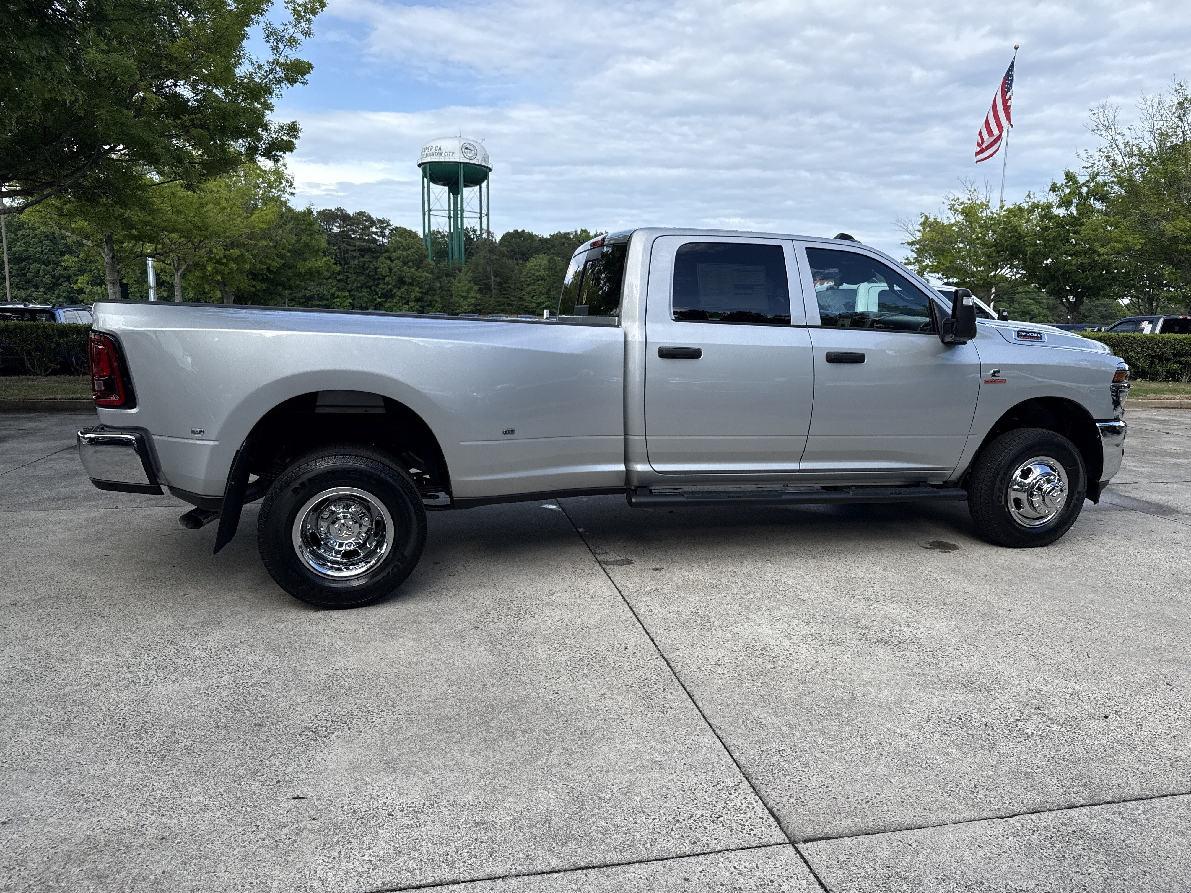 New 2026 RAM 3500 Tradesman AWD/4WD image 8