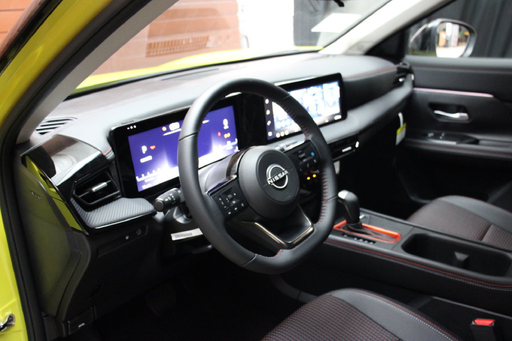 New 2026 Nissan Kicks SR FWD image 18