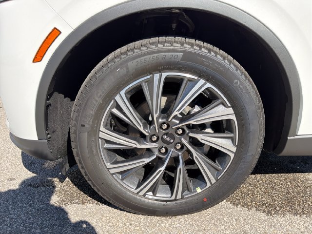 New 2027 Lincoln Aviator AWD image 13
