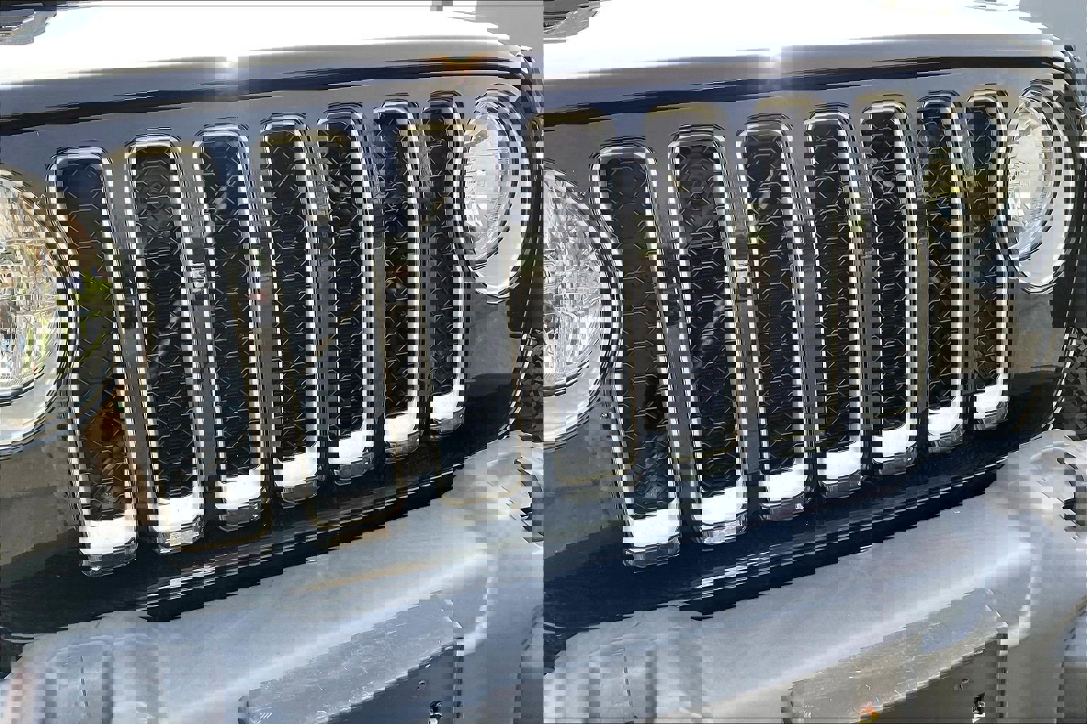 Used 2022 Jeep Gladiator Overland w/ Trailer Tow Package image 34