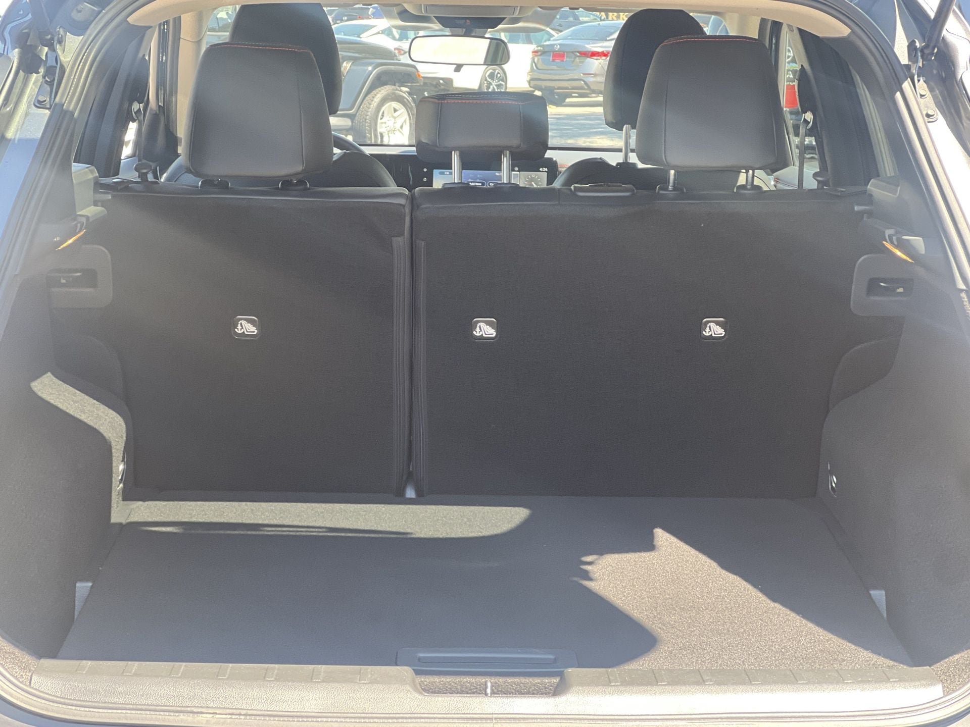 Certified 2025 Nissan Kicks SR FWD image 20