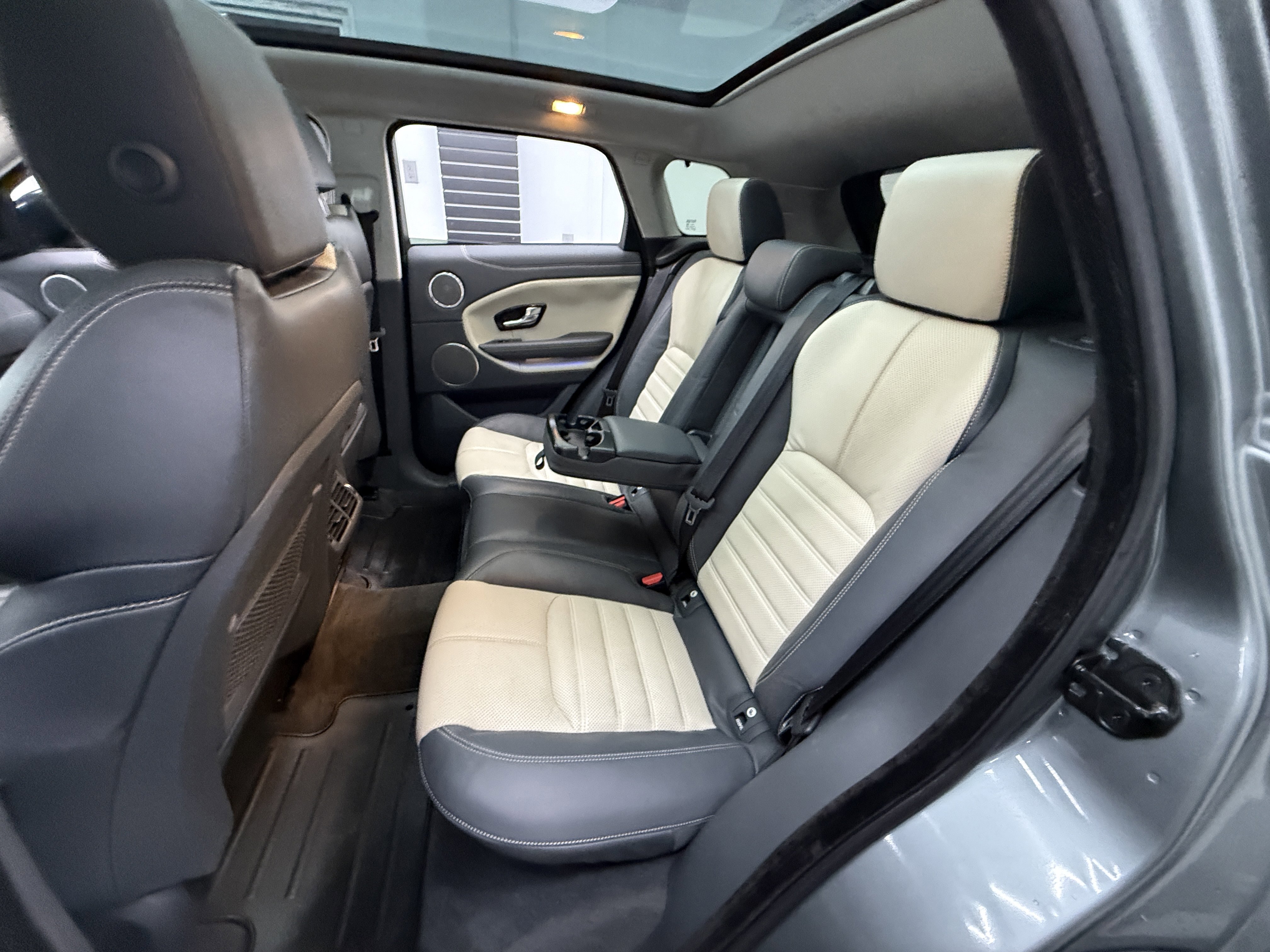 Used 2016 Land Rover Range Rover Evoque HSE Dynamic image 24
