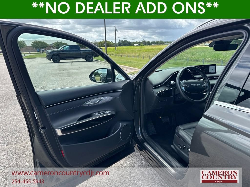 Used 2025 Genesis GV70 2.5T AWD/4WD image 13