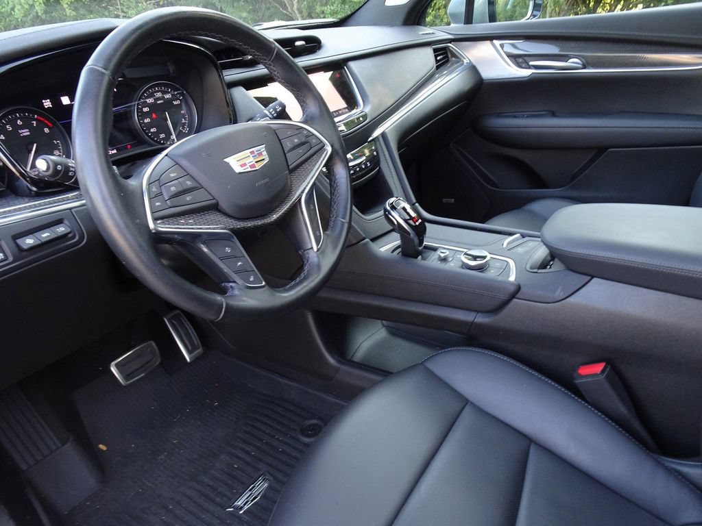 Certified 2024 Cadillac XT5 Sportv w/ Technology Package AWD/4WD image 12