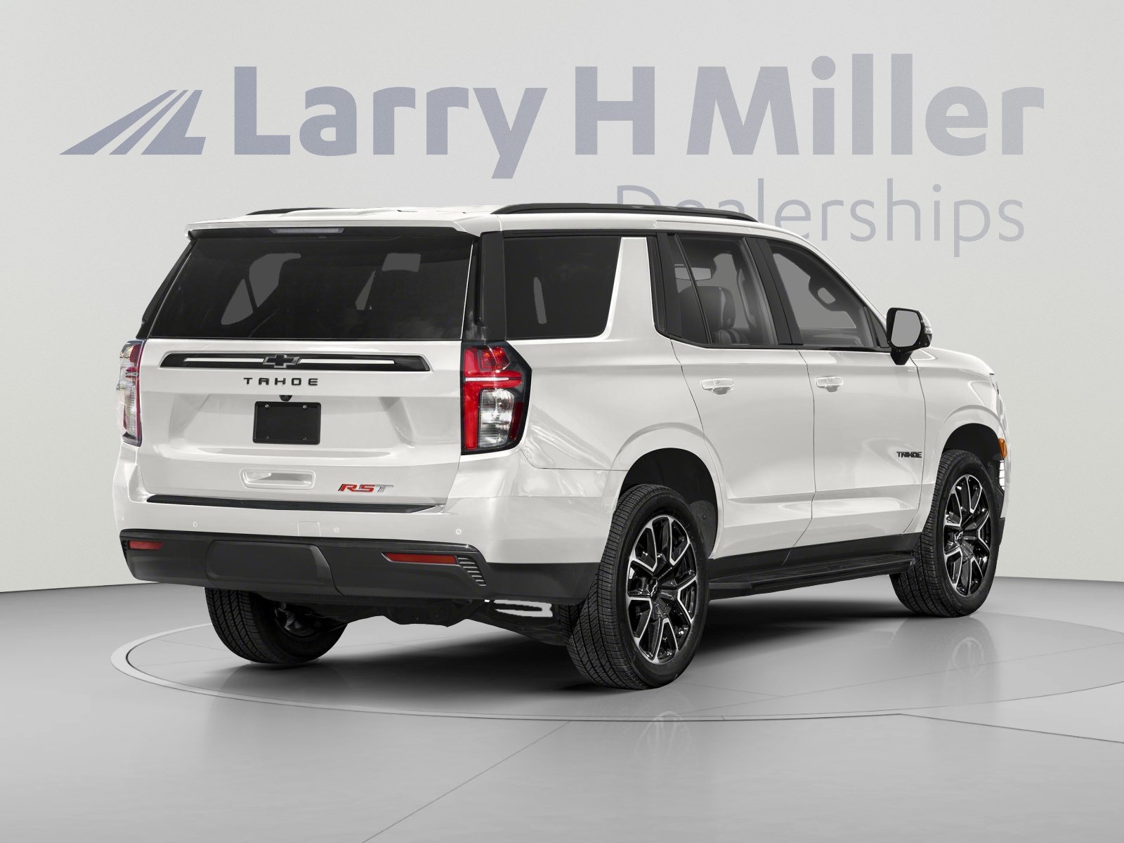Used 2023 Chevrolet Tahoe RST w/ Luxury Package AWD/4WD image 2