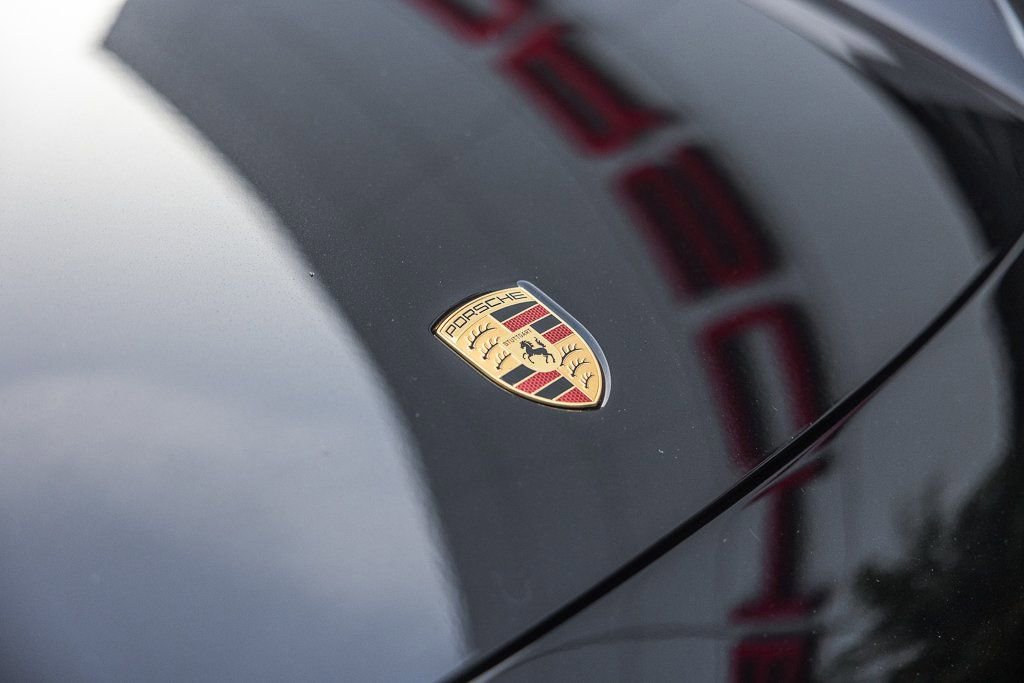 Certified 2025 Porsche Macan Electric image 26