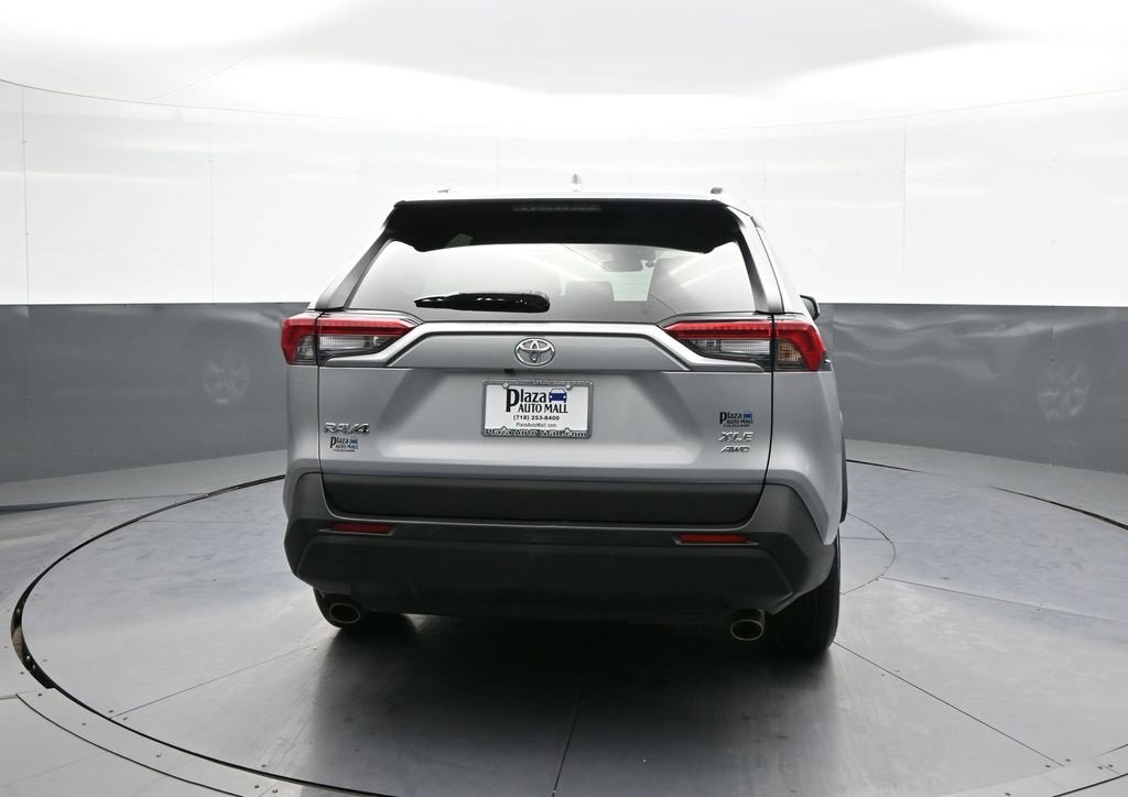 Used 2021 Toyota RAV4 XLE image 7
