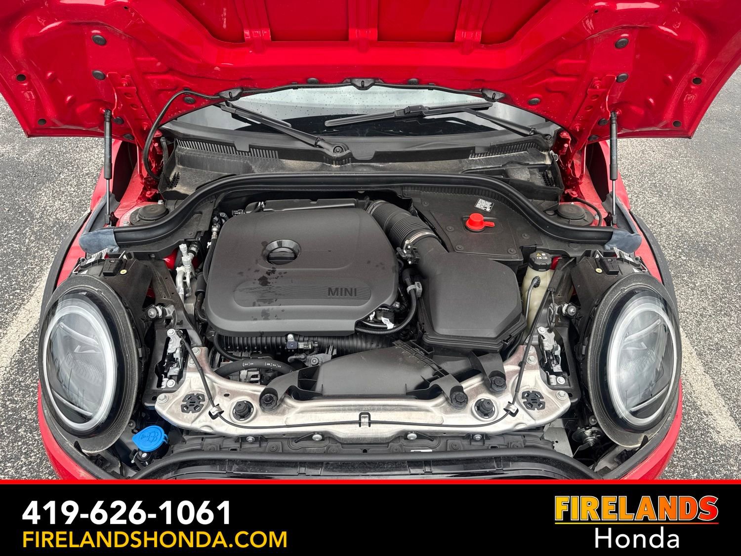 Used 2025 MINI Cooper 2-Door Hardtop FWD image 8