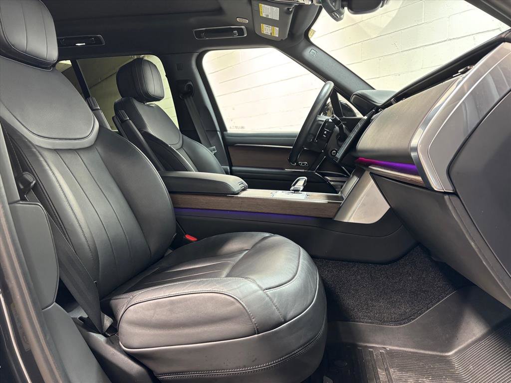 Used 2024 Land Rover Range Rover SE image 32