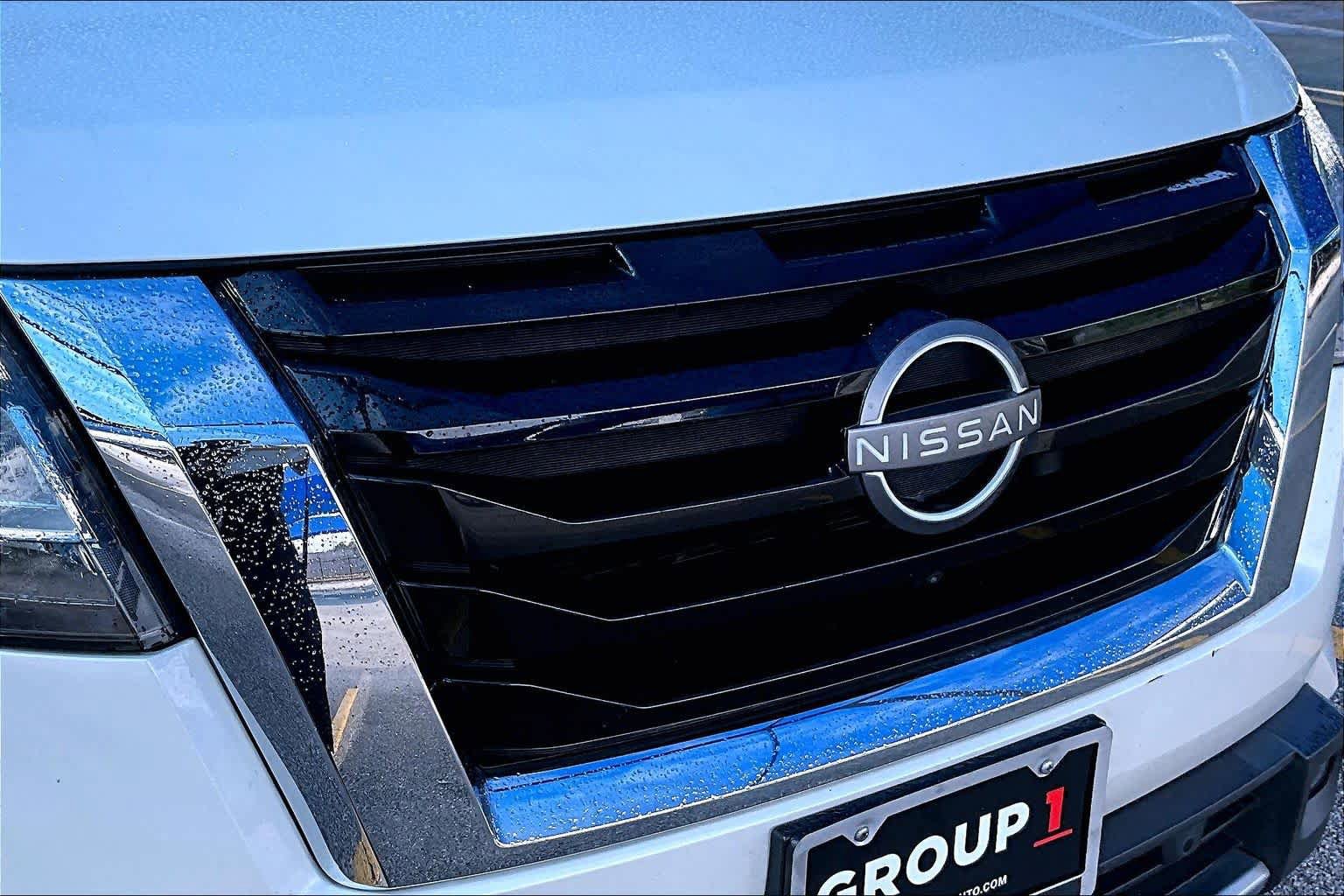Used 2023 Nissan Pathfinder SL w/ Lighting Package (N92) FWD image 30