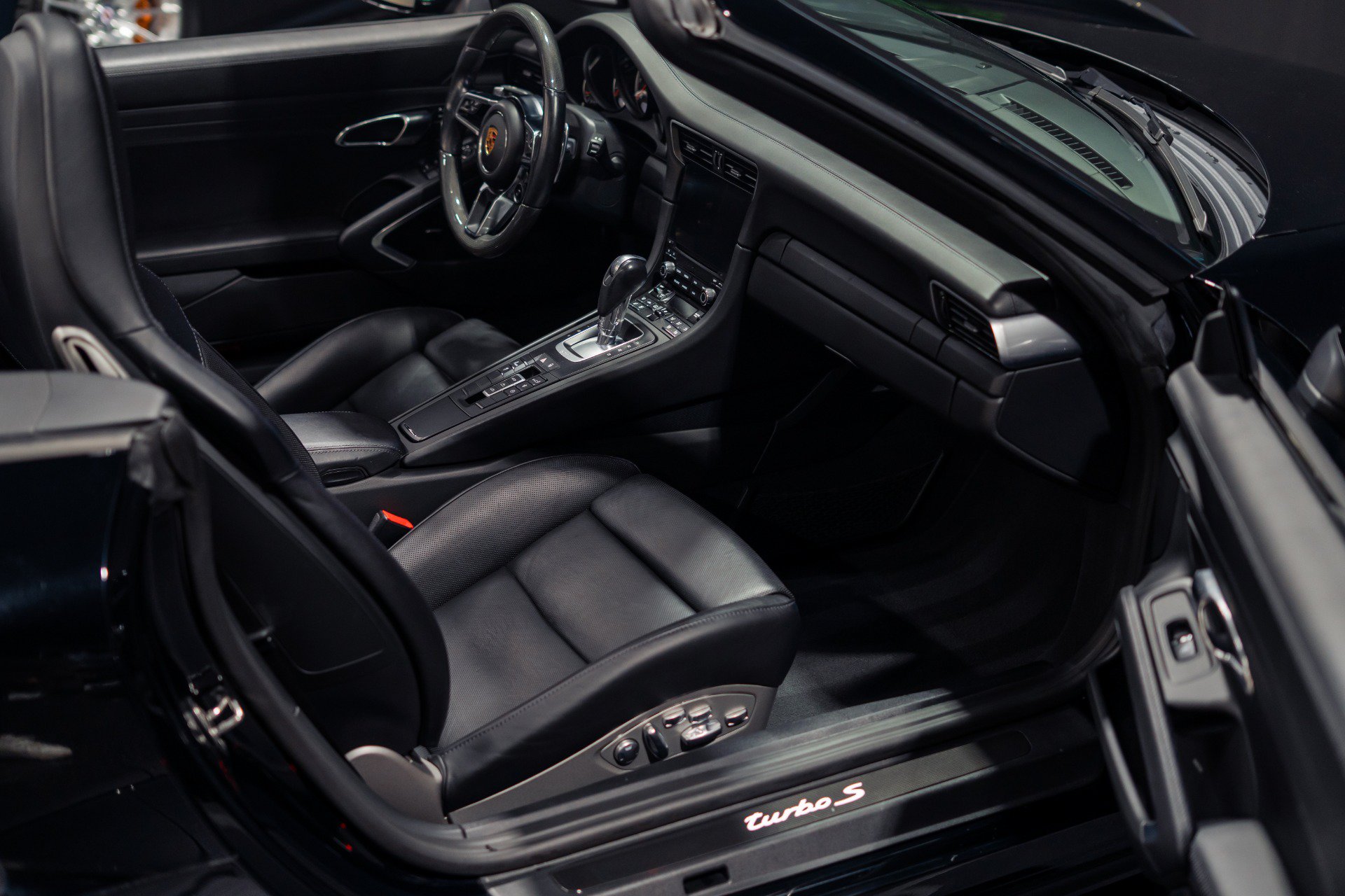 Used 2017 Porsche 911 Turbo S AWD/4WD image 2