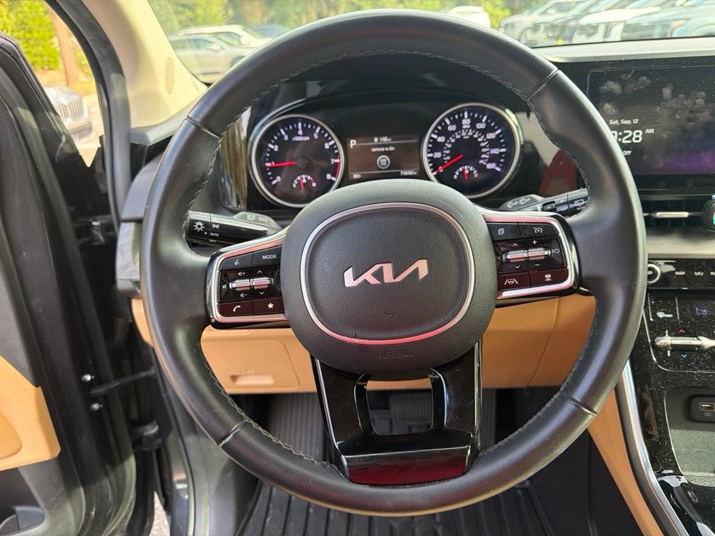 Certified 2023 Kia Carnival EX FWD image 12