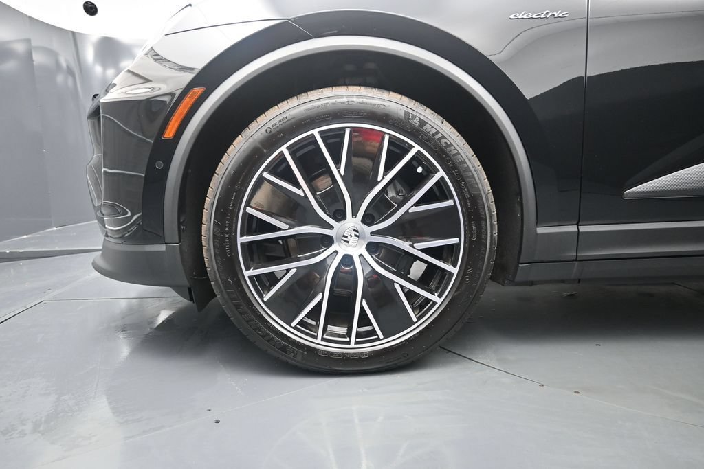 New 2026 Porsche Macan 4 Electric AWD/4WD image 8