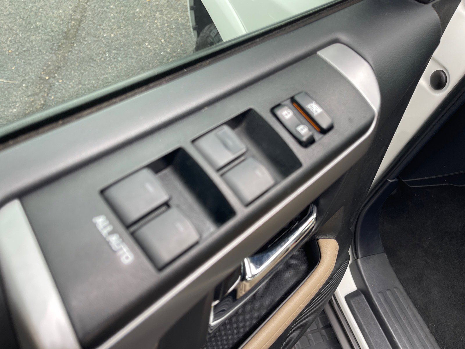 Used 2023 Toyota 4Runner SR5 Premium w/ Moonroof Package image 8