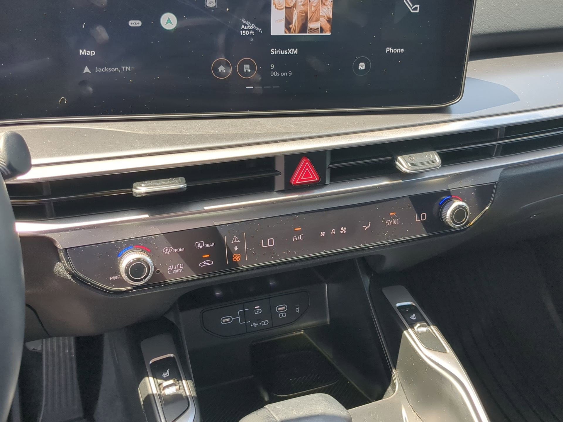 Certified 2025 Kia Sorento EX image 17